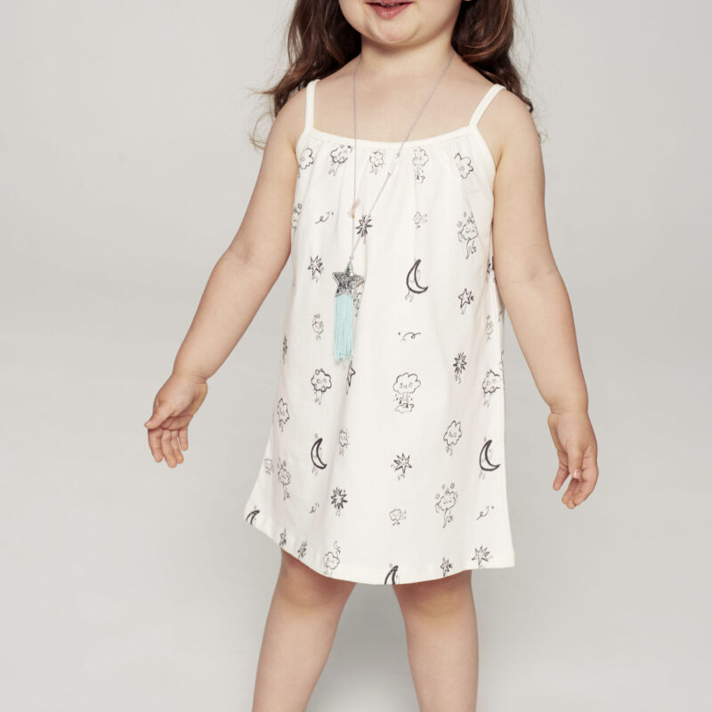 Sukienka dla dziecka na ramiaczkach kremowa Chmury przod scaled 1